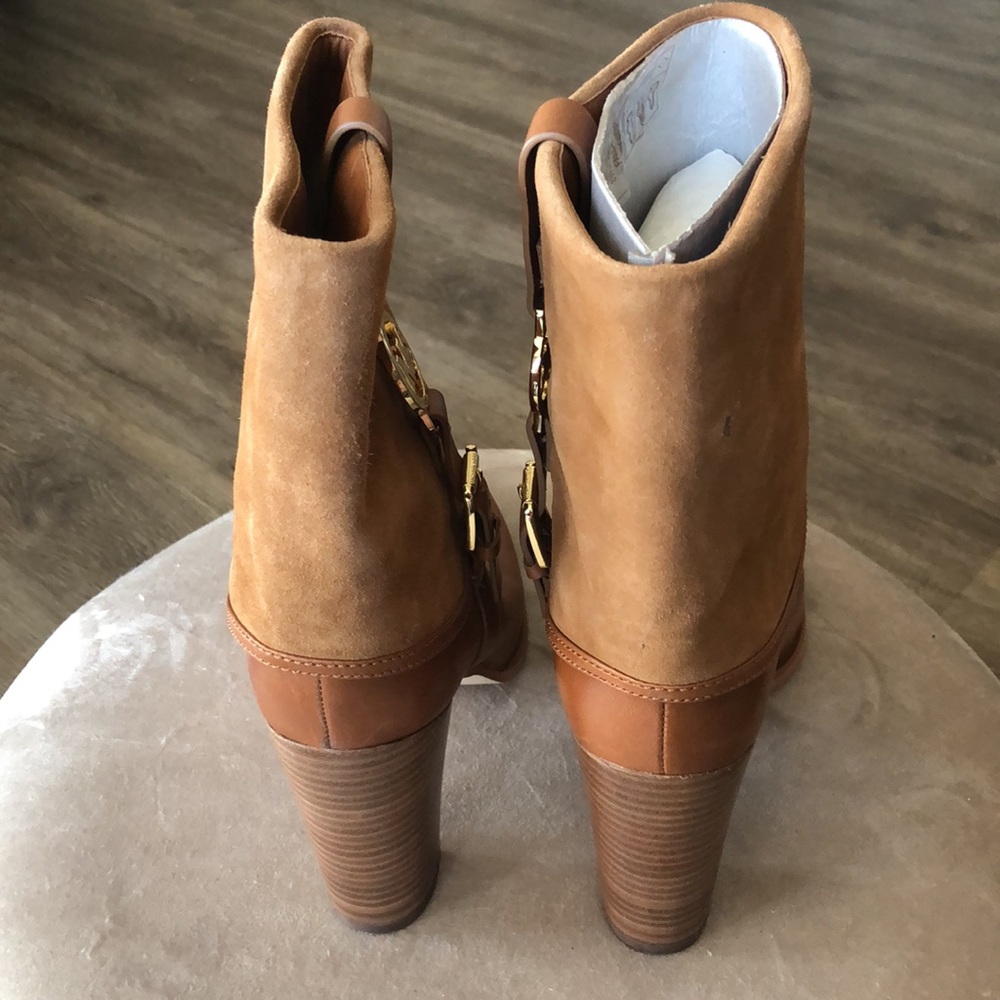 MICHAEL KORS CAMEL BUCKLE MID CALF HEELED SUEDE AND LEATHER BOOTS NWOT - Picture 3 of 9